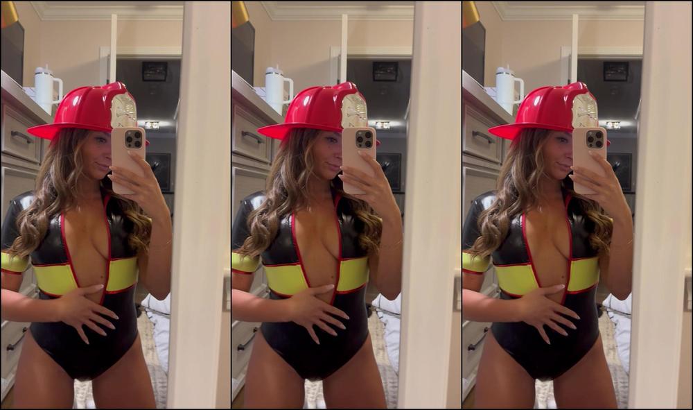 Emilyxbanks 2024 12 06 Who Teases You Better Than Me