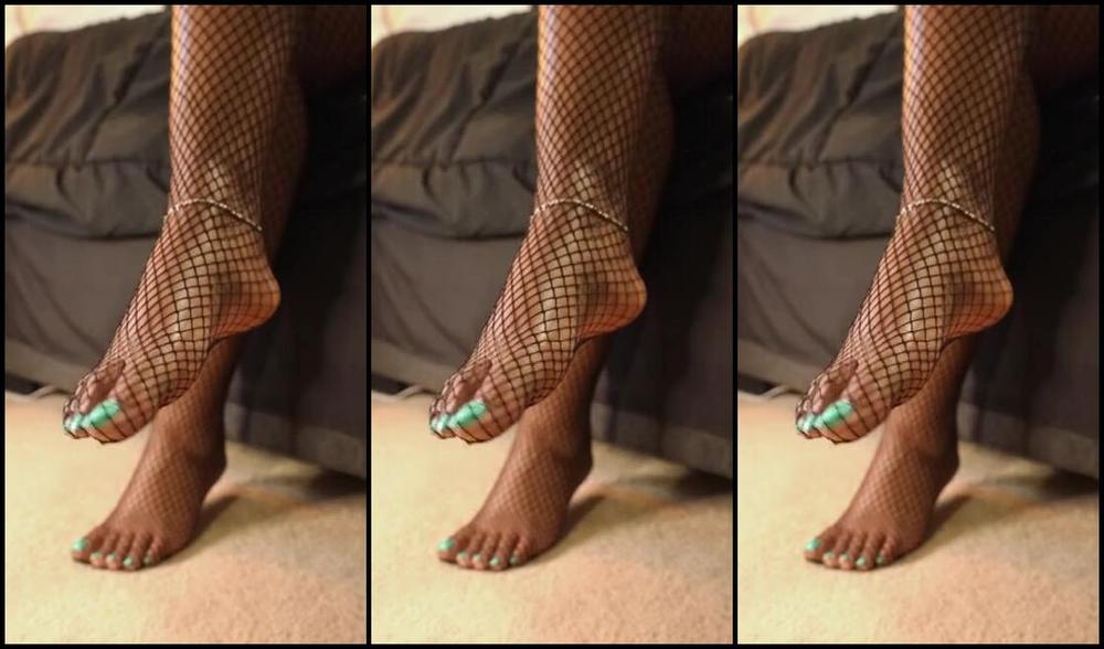 Sassy Toes Aka Sassytoesforyou Onlyfans Are Fishnets And Panties How You Like To Be Greeted When You Come Home 2