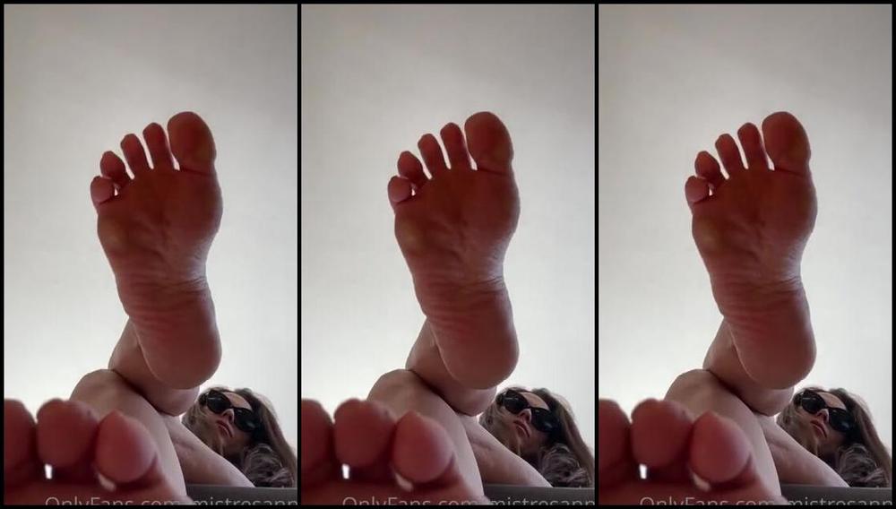 Mistresanna Onlyfans Under My Feet Slave Take My Spit Lick My Soles And Smell My Fart When Md