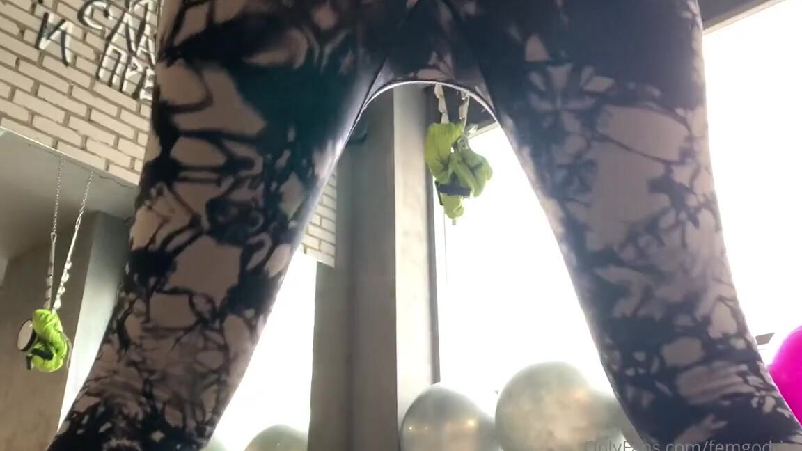 Femgoddesskira Onlyfans Kiss My Ass In The Gym I