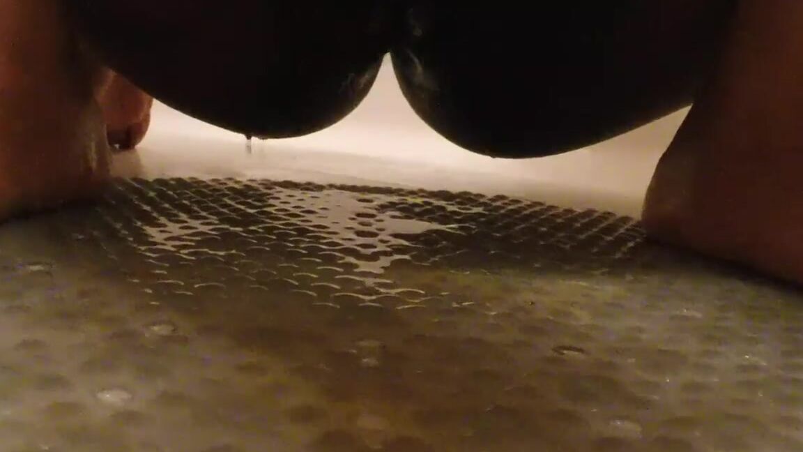 Peeing All Over The Place 720P