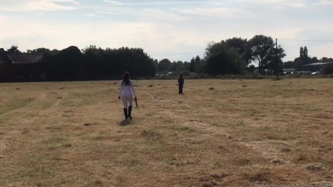Vivienne L Amour Aka Vlproductionsuk Onlyfans Task 11 The Sun Is Shining Let S Head Out For An Hour Of Exercise Pony Play Style 1