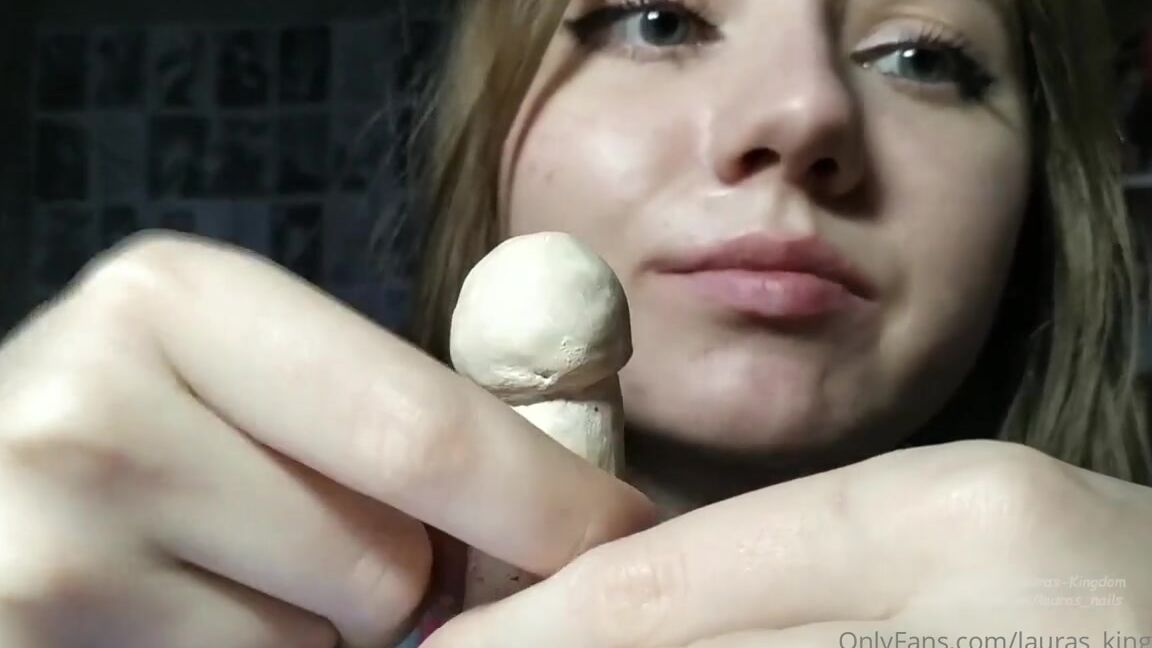 Lalalaura Nicknamed Lauras Kingdom 04 22 2022 Onlyfans Video Kiras Tiny Cock Humiliation Kira Is Back To Laugh And Humiliate Your Tiny Cock In This