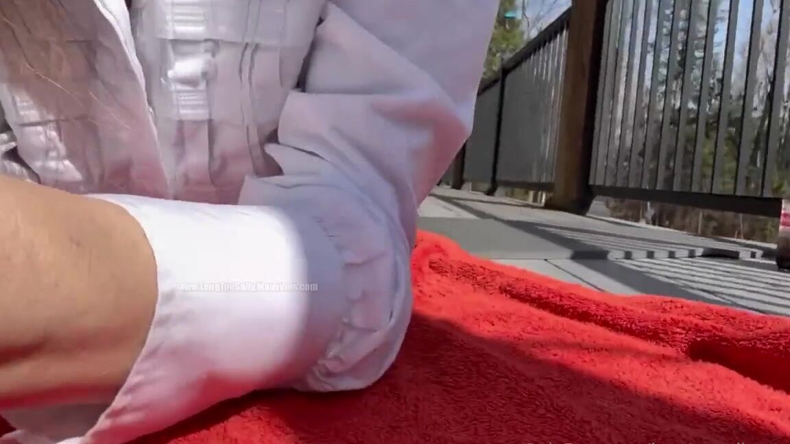 Longtoesally Nicknamed Longtoesally Stormy 04 06 2025 Onlyfans Video Showing Off My Mouth Long Tongue Teeth Feet And Bod Outside