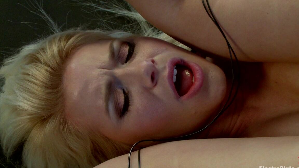 Anal, Electric, Bondage, BDSM, Lesbians, Hardcore, Domination Lorelei Lee & Anikka Albrite. Anal Electrosex for a Cute Blonde SiteRip