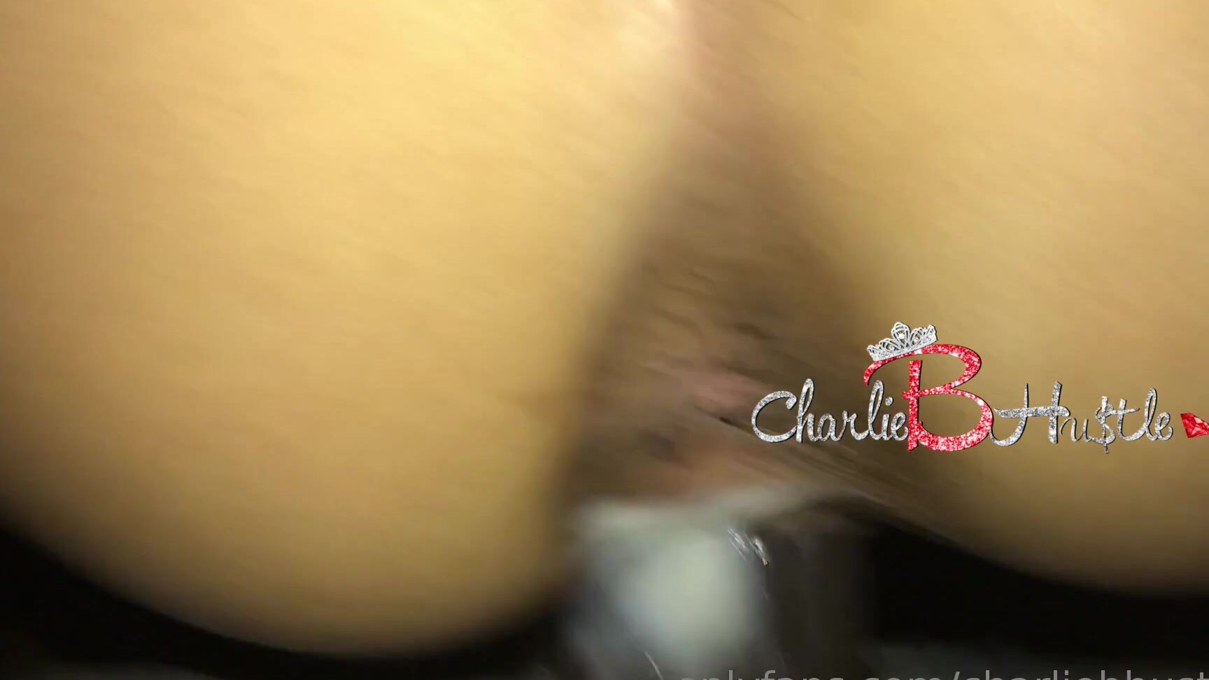 charliebhustle-27-04-2019-29855504-fuckin-at-the-boat-dock