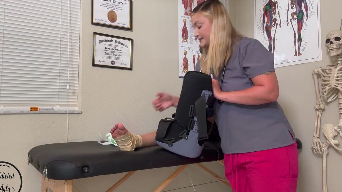 Addicted To Ayla School Girls Sprained Ankle 4Kp