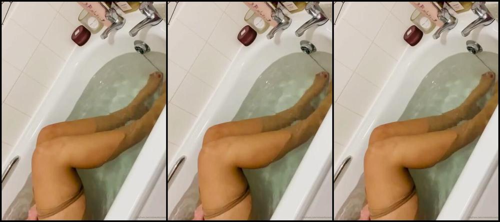 The Queen Of Sole Aka Missesdiscreets Onlyfans Wet Pantyhose You Like 1