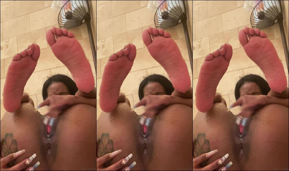 theeministalli-03-04-2020-210412216-solo-shower-play.-my-pussy-look-so-pretty-at-the-end