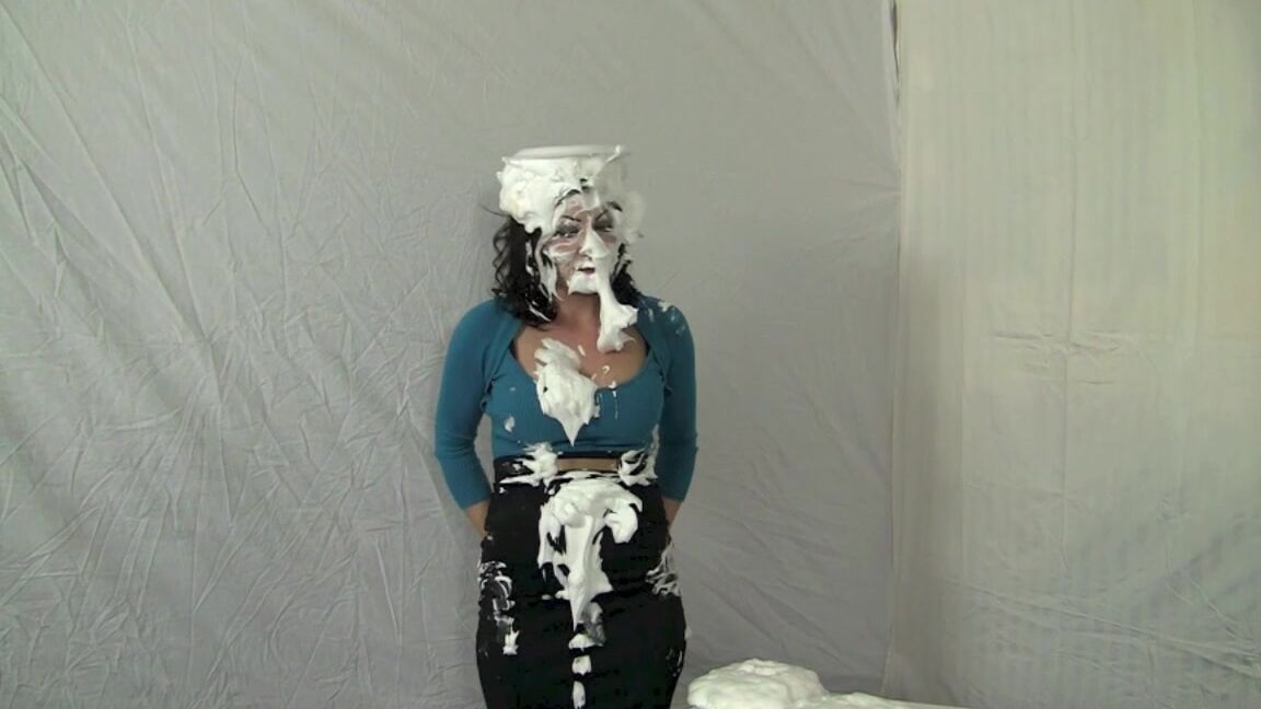 Goldieblair Goldie And Kym Have Set Up A Table For