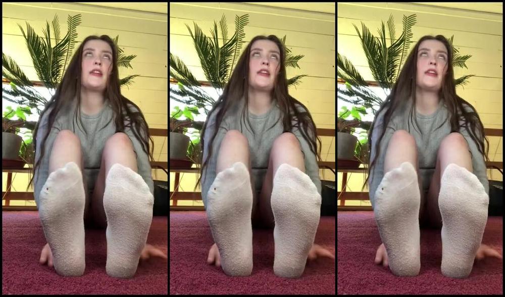 Delilah Nicknamed Footiesfeets Onlyfans I Love White Socks Sock Tease Removal Look Ma No Hands