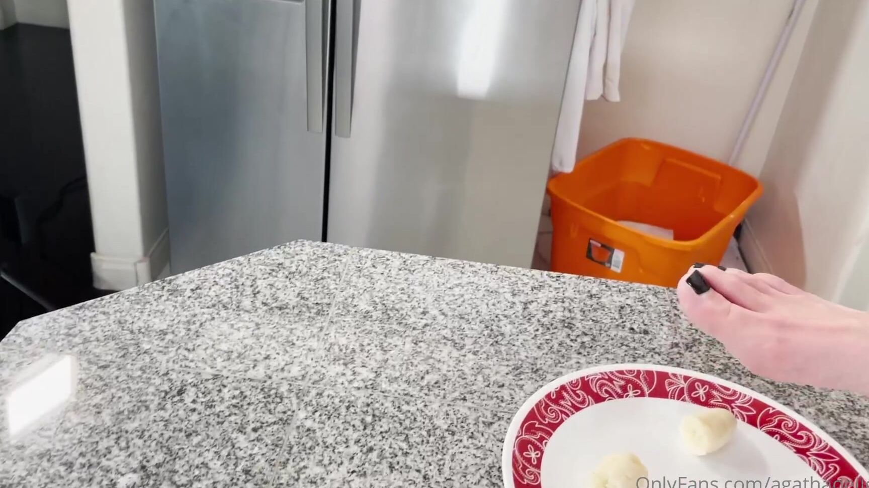 agathadelicious-04-05-2021-2100568120-banana-smothered-feet