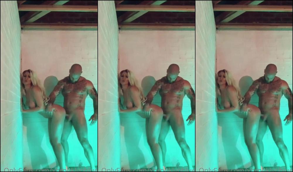 Xbrooklynbluex Oiling Myself Up For You Ready For U To Fuck Me Hard Deep And Beg To Cum Untill I En