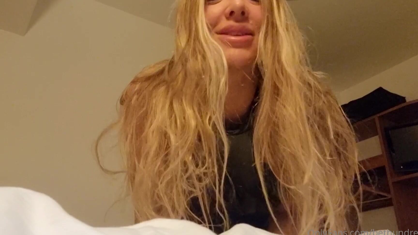 Bethundressed Slaves Mistress Has Some Words For You