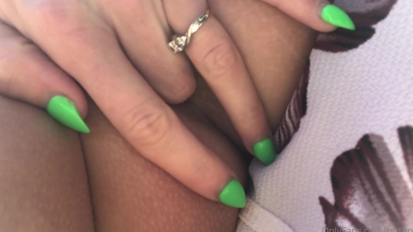 U Anal Fuck With Fingers And A Glass Dildo Outdoors