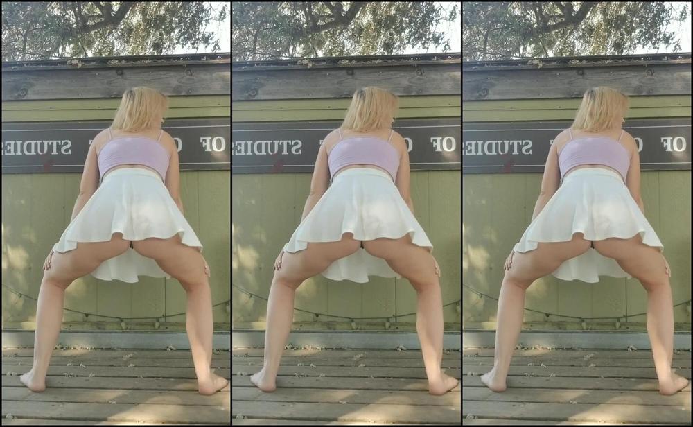Blondieblooms Old Town Road Twerk Strip Tease