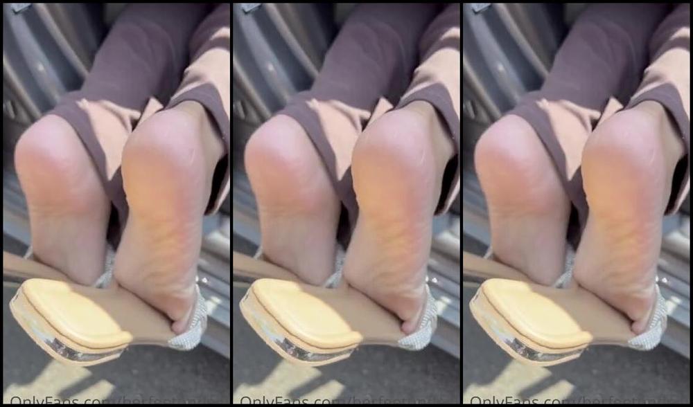 Fleek Feet Aka Herfeetonfleek Onlyfans Calls Custom Videos Available To Purchase