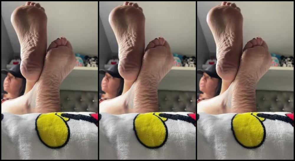 Deedeericanfeet Onlyfans Mmmmmm I C U Down There Lookin Up At These Deep Wrinkly Soles Previous Pedi