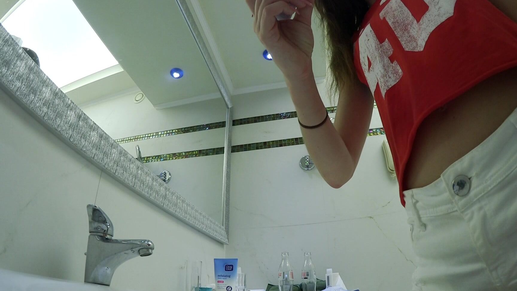 Sophia Smith Holiday Toothbrushing