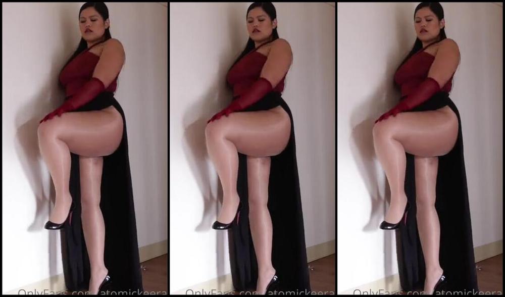 Atomickeerati Onlyfans Shiny Legs And Feet N