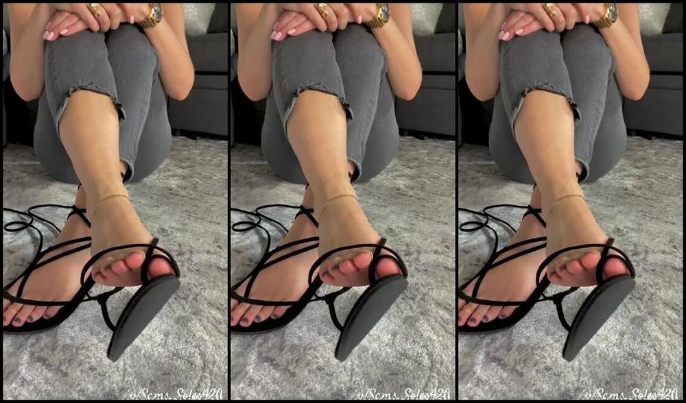 Sam Soles Nicknamed Sams Soles Onlyfans Watch Me Take Them Off Now