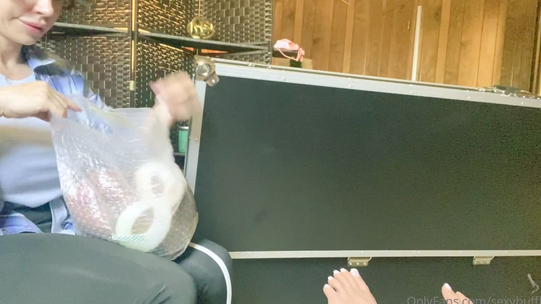 Sexybuffbabe The Reveal Part The Head The Second Part Really Showcases The Body And Head I Need He