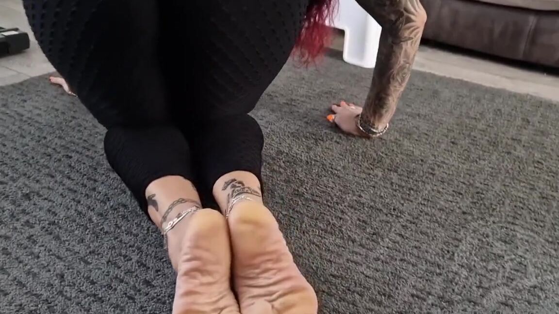 Msmaddy Aka Madsoles 1 Onlyfans Post Workout I Wanted To See What Those Sweaty Feet Taste Like Who Doesn T Love Some Self Worship