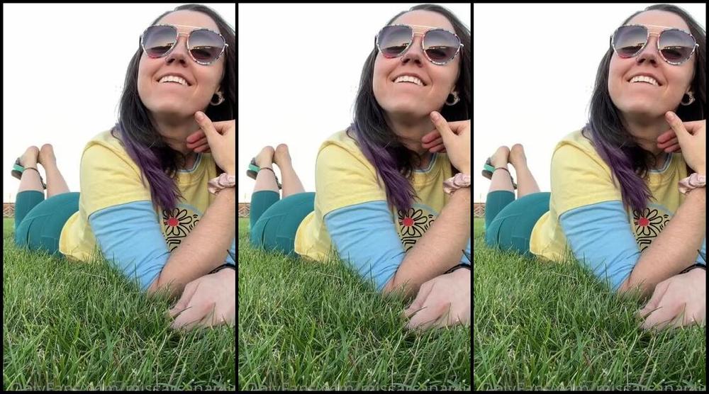 Missarcanaplus Nicknamed Missarcanaplus Onlyfans Vids 3 4 More Messing Around On The Sidelines First In The Classic Pose And Then Doing Some 1