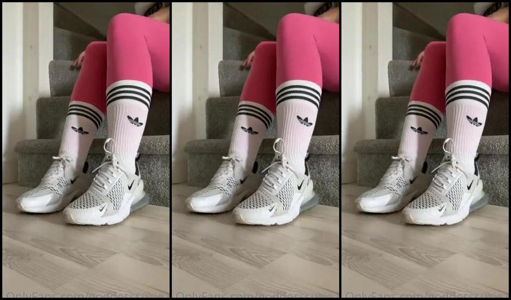 Goddesssuzie26 Onlyfans I Know How Badly You Wish You Should Watch Me Take Off My Socks When I Finish Working Out I Know