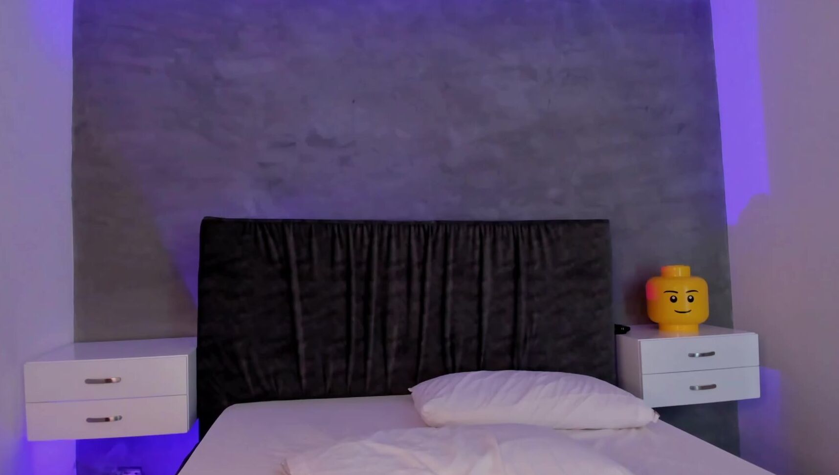 "Melted_Chocolate" ass, buttplug, cumming, fingerfucking, sensual Horny-Woman-Gets-Down-and-Dirty-with-Her-Fingers Manyvids