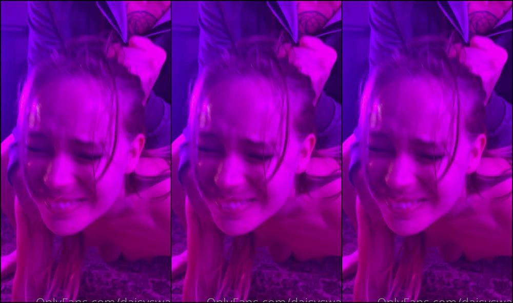 daisyswan-28-10-2020-1156120665-i-eat-thedesperate0ne-s-pussy-while-i-get-fucked-from-behind