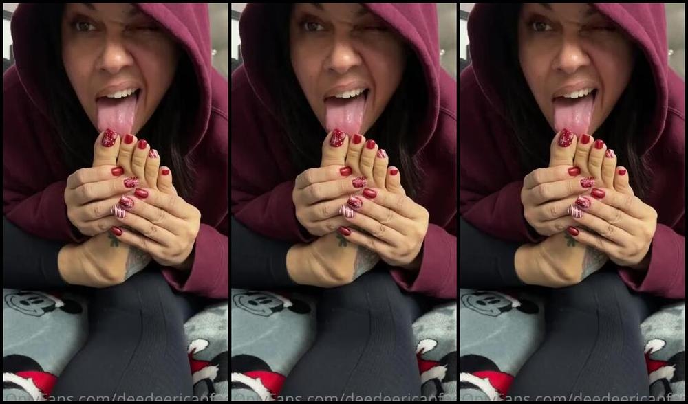 Deedeericanfeet Onlyfans Mmmmmmmmm More Selfworship Wit My Old Christmas Pedi