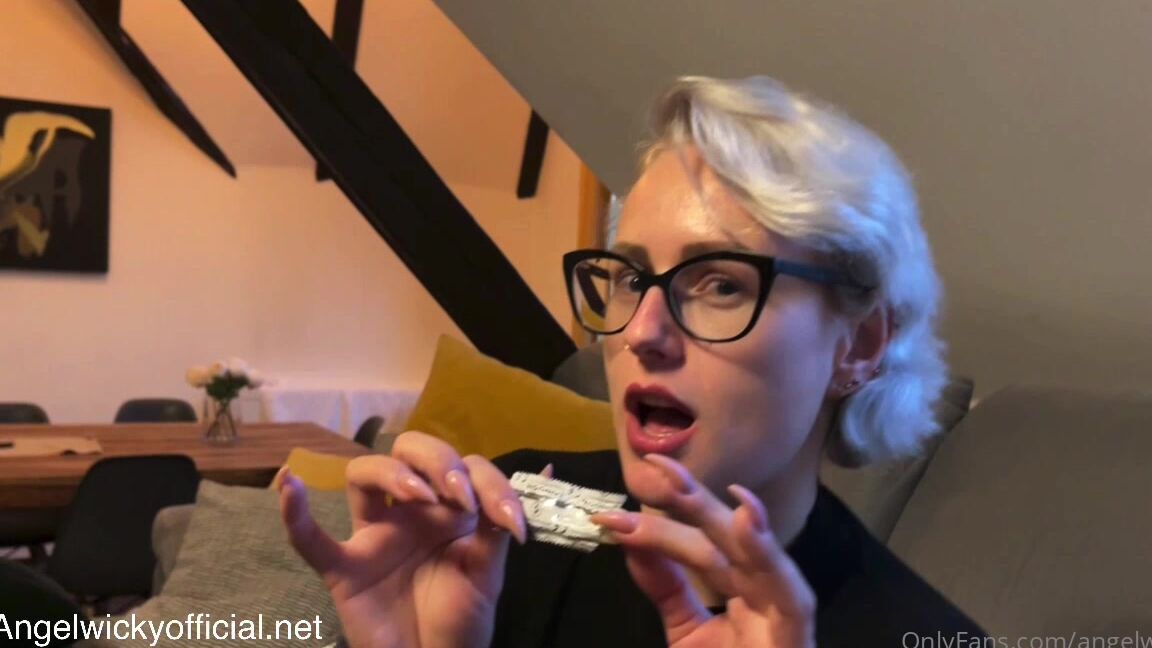 Angelwicky My Cameraman And I Blowing A Balloons From Condoms Who Is Better M J Kamera