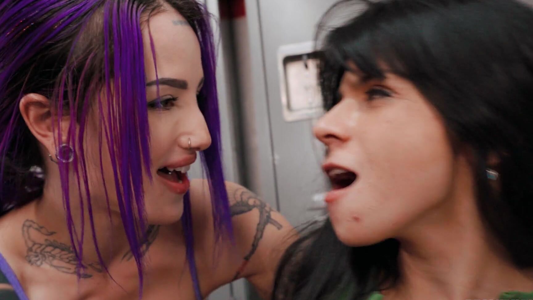 "Mix" Kissing, Young, Orgasm, Big Tits, Masturbation, Lesbian, Pussy Licking Sadie Pop, Valerica Steele aka Val Steele - Gloves Off, She Wants Your Box SiteRip