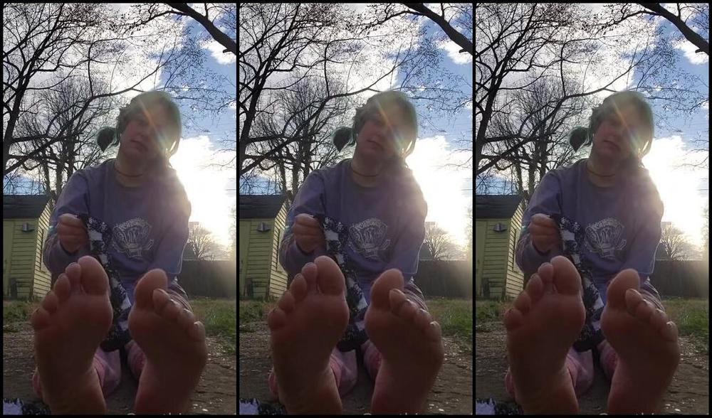 Mythicmaggie Onlyfans Morning Stretch In The Early Sunlight I Can Feel The Seasonal Depression Melting Away Fromp