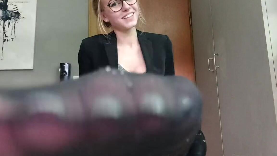 Emmysfeetandsocks Aka Emmyfeetandsocks Onlyfans Some Of My Old Videos Theyll Get Subtitles Very Soon And Ill Upload New Ones Very Soon Too 4P