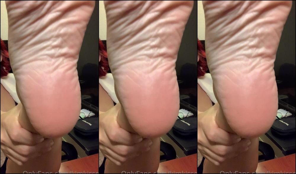 Kim Kisses Foot Goddess You Book An Appointment To See Me For Your Chest Discomfort So I Thought Hopefully