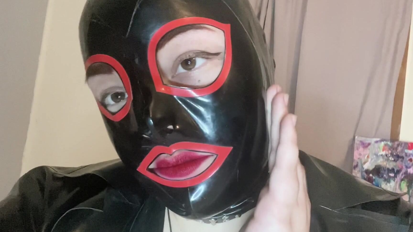 Rubberfoxx Latex Hood Worship