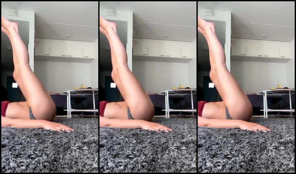 Goddessbast Nicknamed Goddessbastet Onlyfans Excusez Moi The Mess In The Background