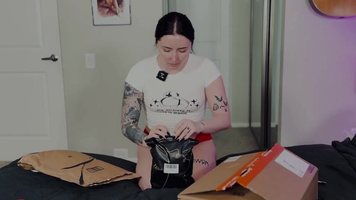 Miss Eliana Rene Nicknamed Plsmissrene 12 23 2024 Onlyfans Video Unboxing My First Amazon Wish List Gifts