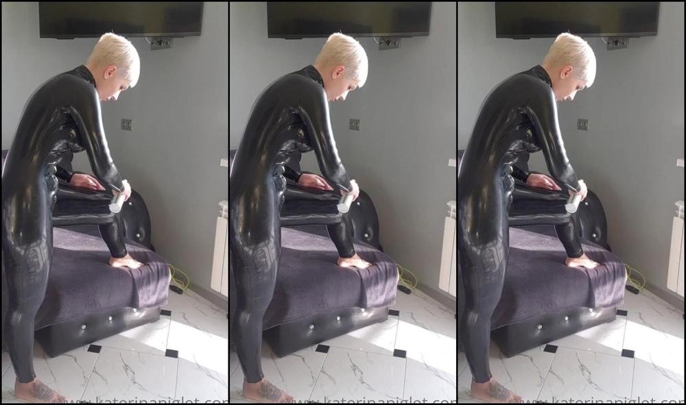 Katerinapiglet Preparing For Today S Walk Putting On Latex Isn T The Easiest Job An
