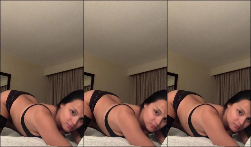 ellamon-05-11-2019-81160335-ready-for-you-all