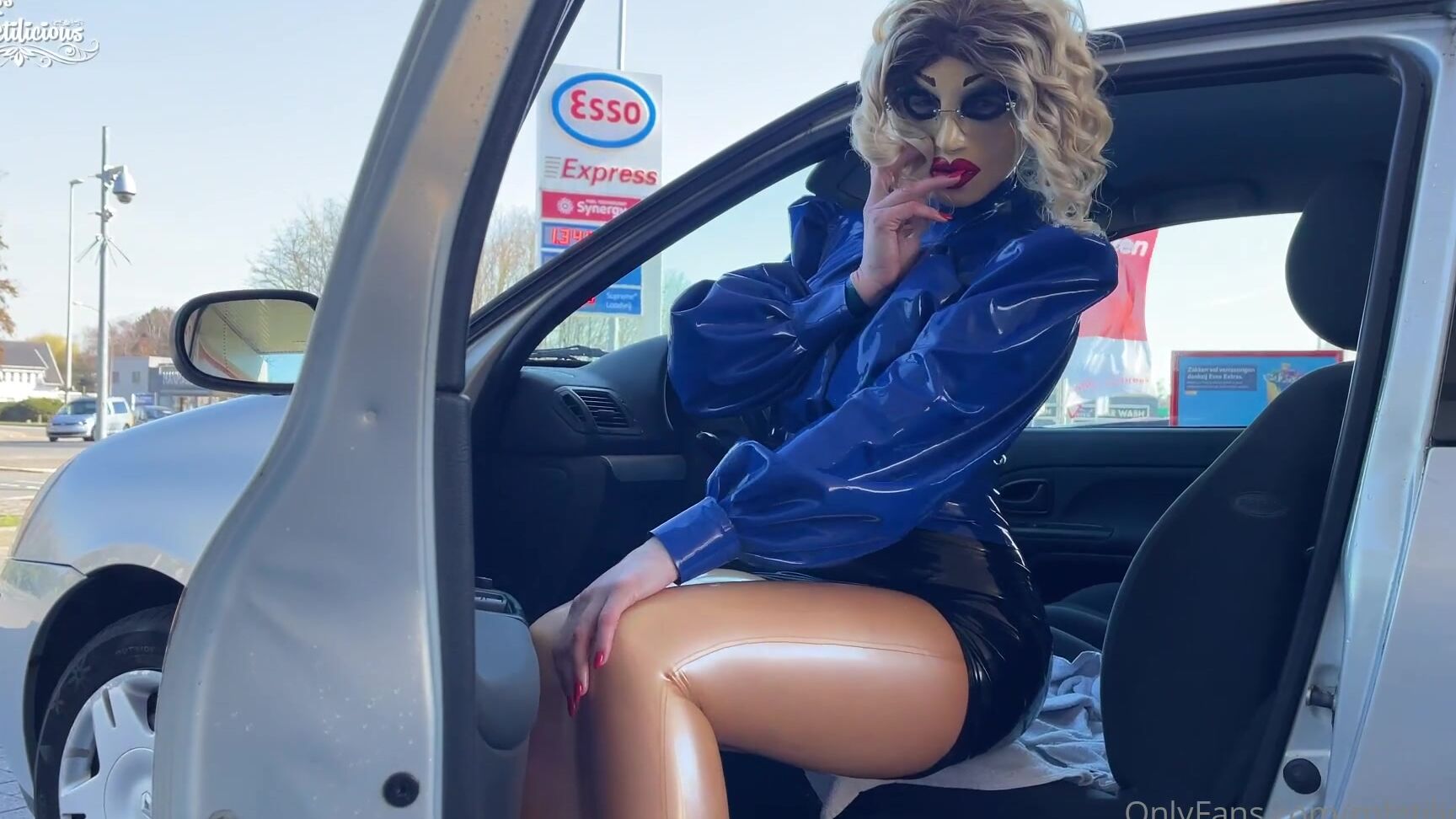 Mfetilicious Latex Adventures In Public Some Of You Asked Me To Make A Video With One Of My Bea Mi