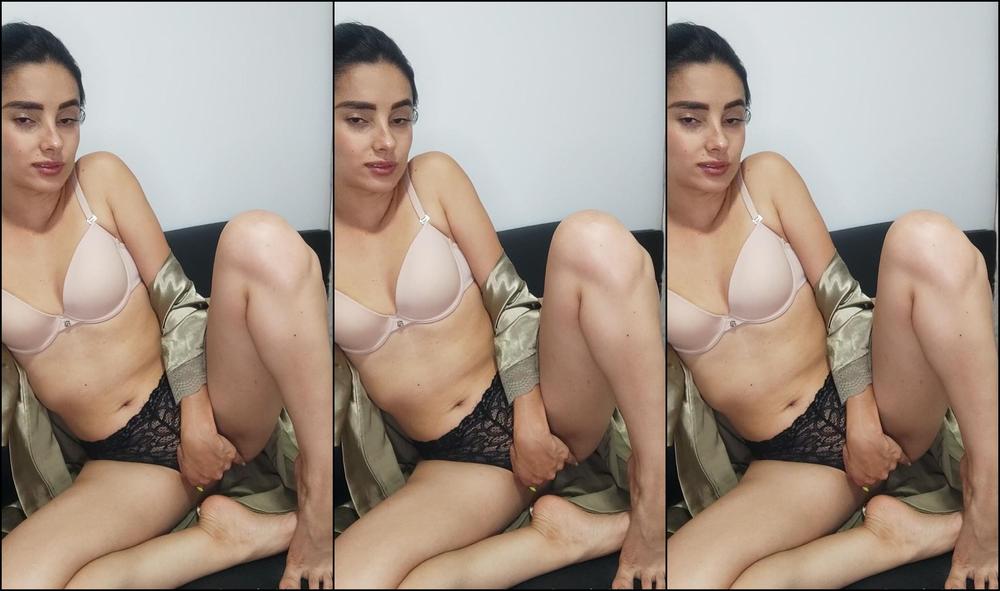 Angieefeet Well This Role Ami I Love Having Each Of You At My Feet Is Very Satisfying