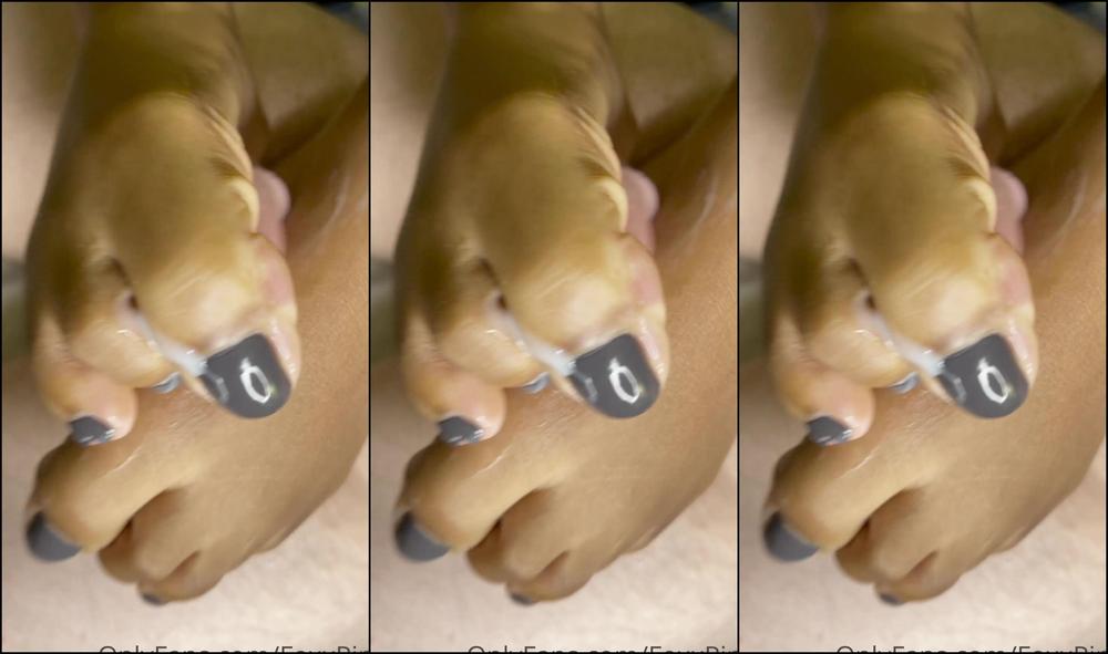 Foxxpink New Pedicure Means I Had To Put A Cock Between My Feet And Make It Cum On Them Hellop