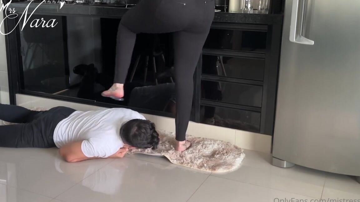 Mistressnara Onlyfans I Know How Much Youre Eager To Taste The Flavor And Smell Of My Feet But Today I Have So Much Bett