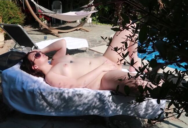 Voyeur, Voyeur Beach, Finger Fucking, Public Nudity, Solo masturbation aubreymae beach voyeur ManyVids