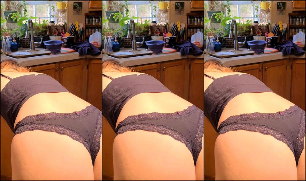 "KittyUV" ass, doggystyle, housecleaning, maidfetish, thongfetish Kitchen Cleaning in Thong Manyvids