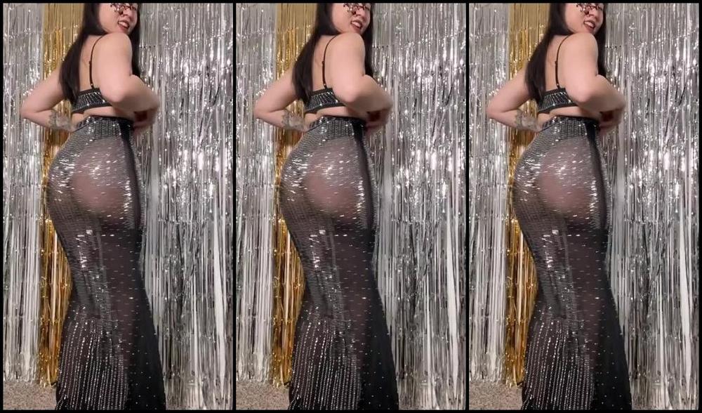 Kimmykalani Onlyfans You Re Out Dancing With Your Friends When You See Me Invite You Over What Do You