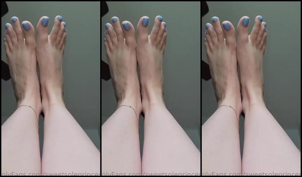 Megan Fletcher Aka Sweetsoleprincess Onlyfans Showing Off The Tops Of My Feet For Once Im Usually A Sole Girl Myself